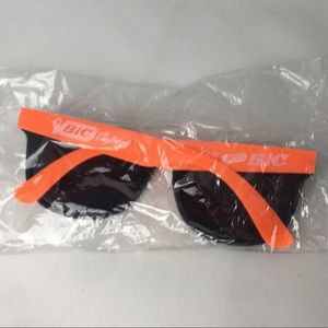 Bic - Promo “Flick My Bic” Sunglasses